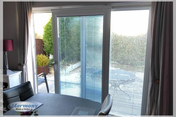 Bifold Door Blinds Patio, Can You Have Perfect Fit Blinds On Sliding Patio Doors